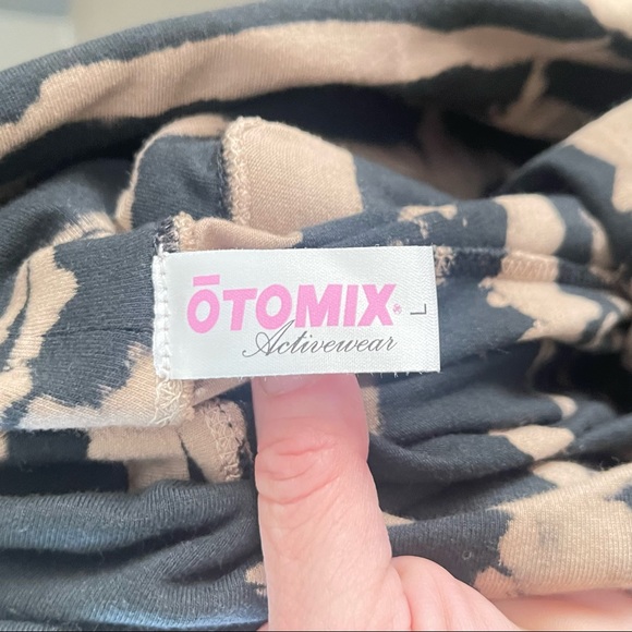 Otomix yoga capri cropped pants Size L - Picture 10 of 10